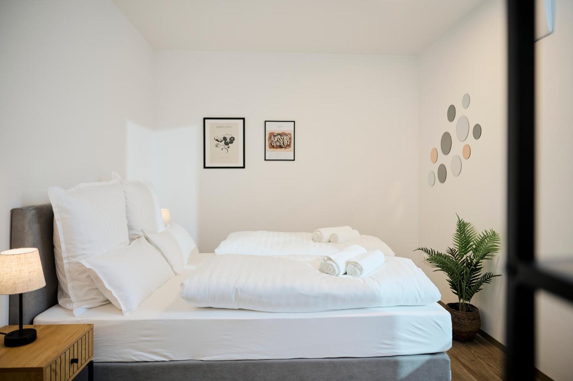 Moderne Apartments Mit Highspeed-Wlan Und Gratis-Tiefgarage Ihr Perfekter Rueckzugsort Nahe Dem Zentrum Und Der Therme I Barrierearm バート・キッシンゲン エクステリア 写真